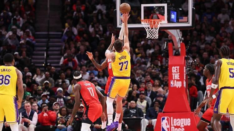 末节12分7失误输湖人，助攻三分倒数第四，火箭输球怪不了杜兰特