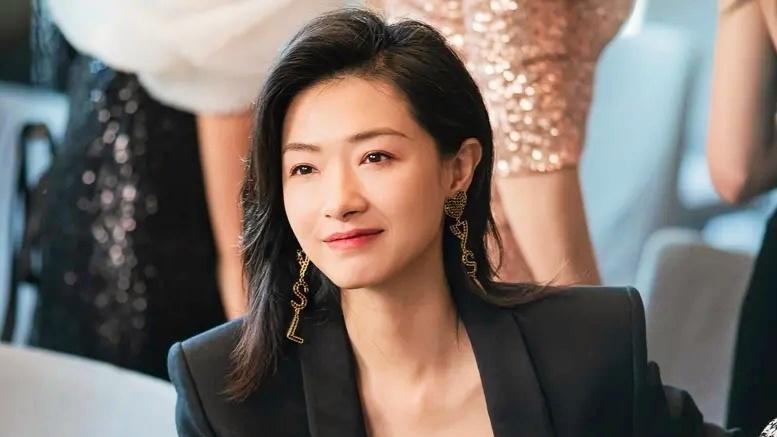 本以为是烂剧，结果开播热度直逼第一，万茜又把国产剧拍成了爆款