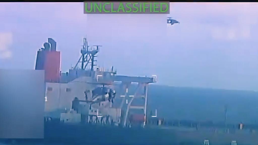 美国的冒险已触碰红线，一天连扣中俄关联油轮？