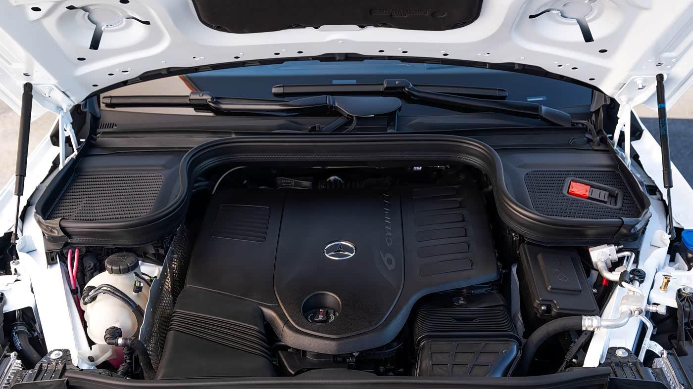 越改越“丑”？新款奔驰GLE官图发布，车内加入三联屏