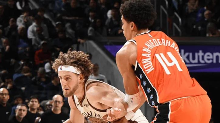 勇士这两将真毒瘤！波杰打控卫上场就送，格林送绝平作用拉胯！