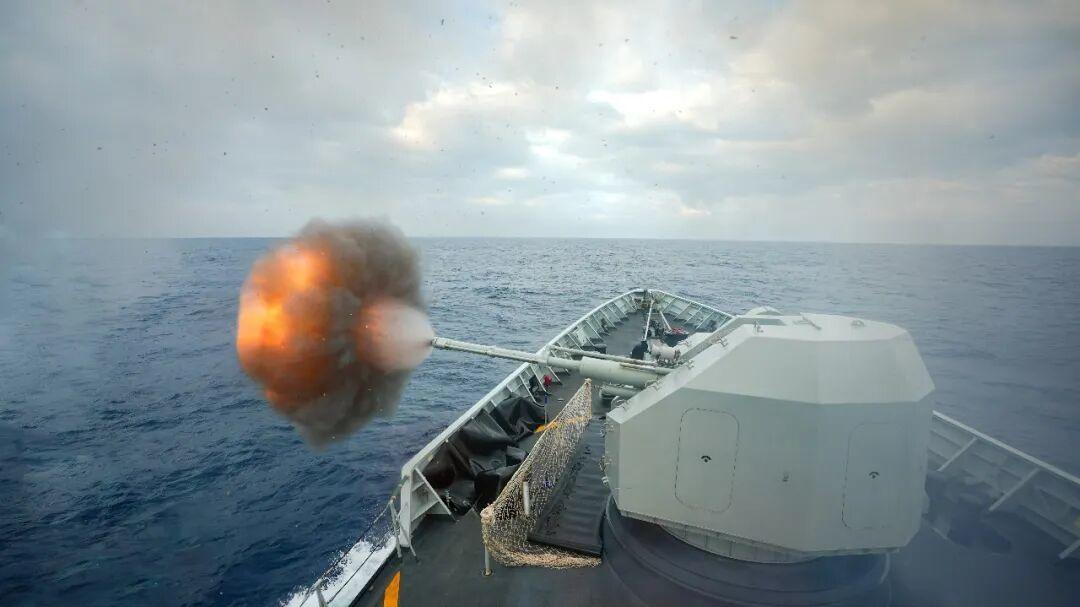 南海突然警报大作，解放军这次 “乱打” 一通，信号很不简单