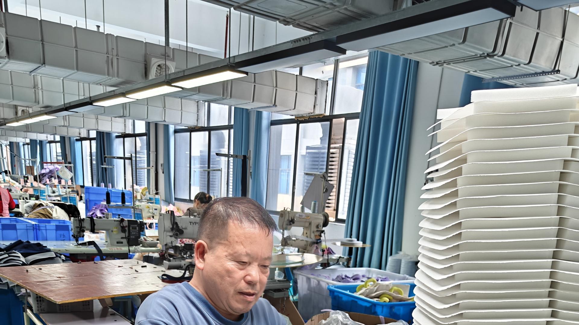 在邵东这座工厂里，撞见了残疾人最真实的生活