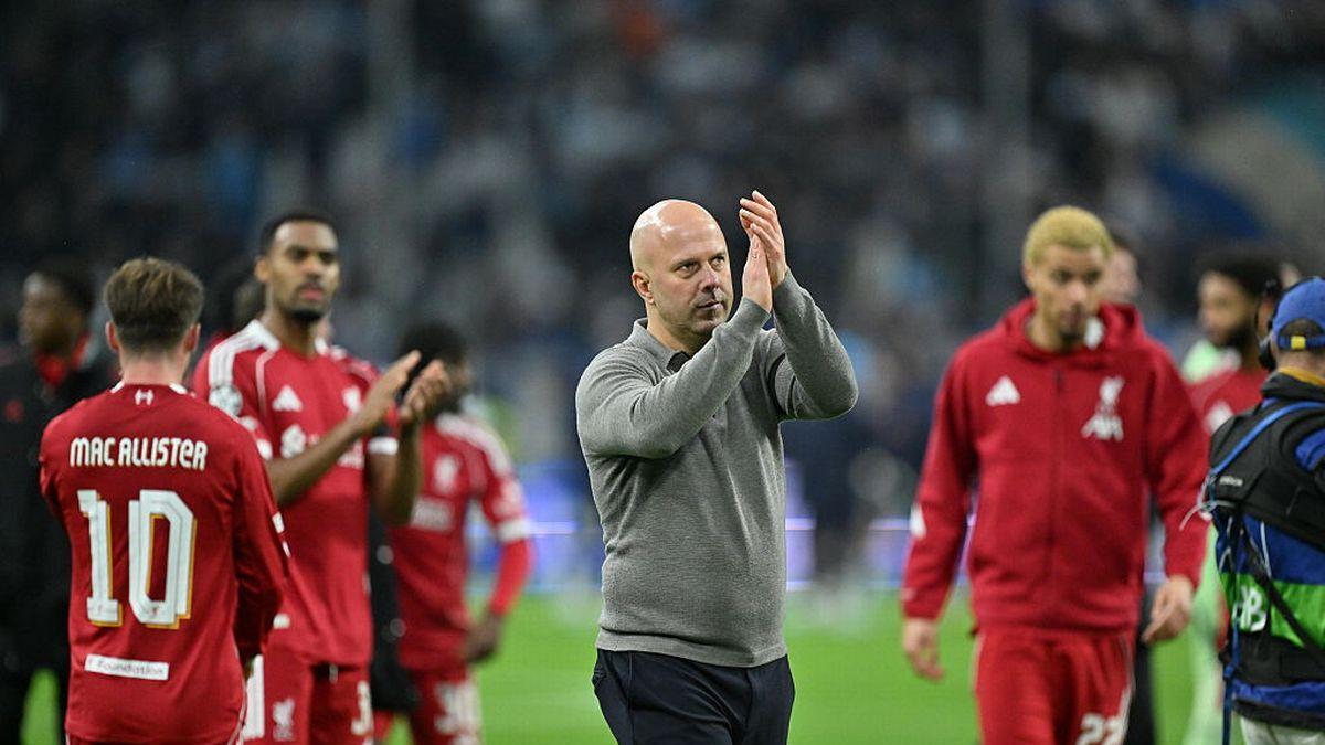 杰拉德怒批斯洛特！拿低位防守当借口，利物浦早该学会破密集防守