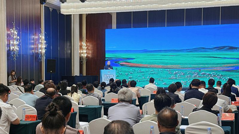 弘扬蒙古马精神 赋能实体经济｜万马奔腾向未来暨万企共享超市开业盛典圆满举办