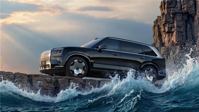 ​  50万左右汽车选哪家？这台“六边形战士”极氪9X给出全能解