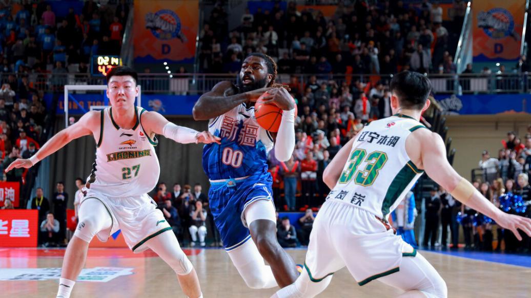 末节4分苦吞4连败！曝杨鸣已经下课，辽宁球迷评论区炸锅，太讽刺