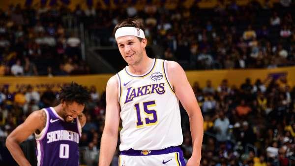 湖人大胜国王迎两连胜！三巨头64分布朗尼3+2 威少14分吃技犯