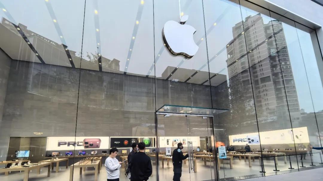 iPhone Duo首销探店：早上加价3000元，中午就不收了？