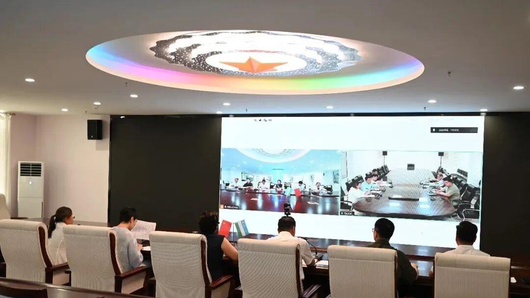 河北外国语学院与乌兹别克斯坦塔什干国立东方大学开展线上交流会议