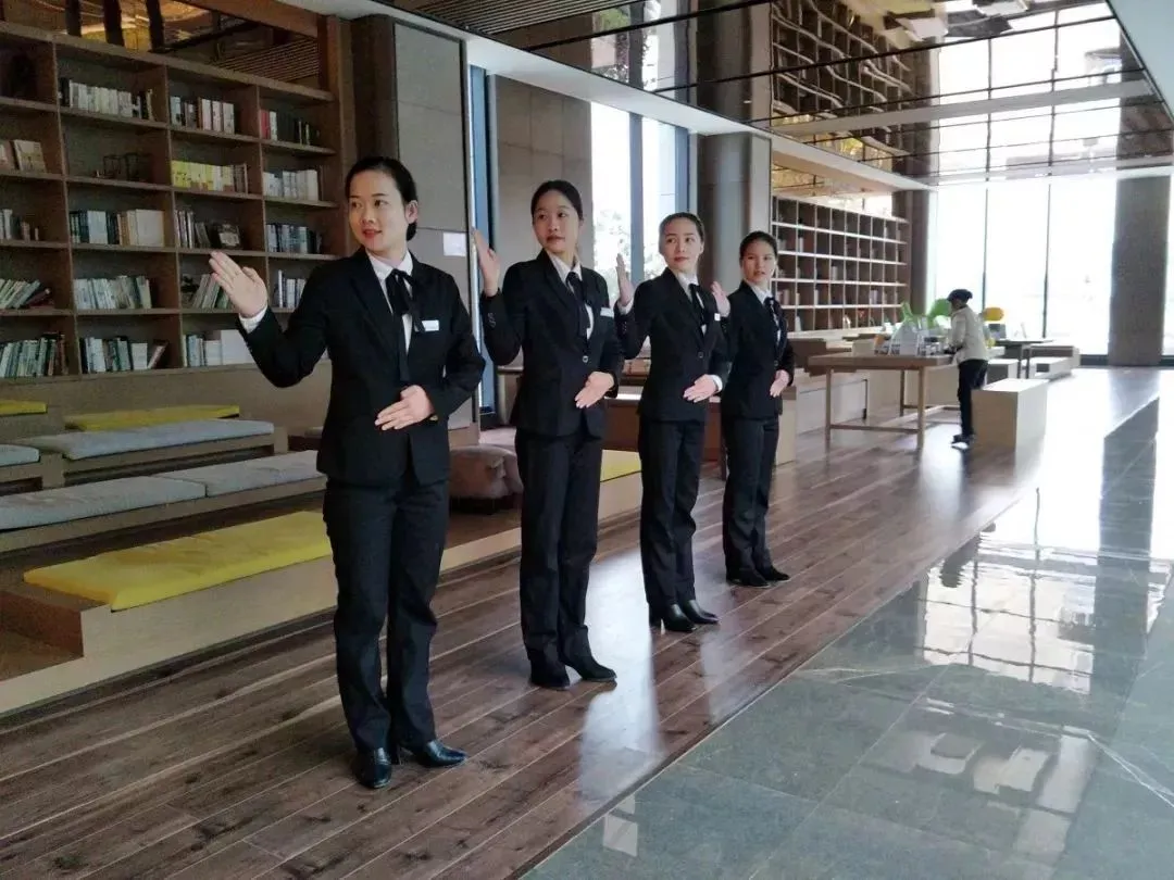 绿地预亏160亿，地产打工人的归宿是物业酒店？