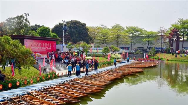 破浪前行！“三八”巾帼绽芳华 佛山南庄上演“龙凤艇”竞逐赛