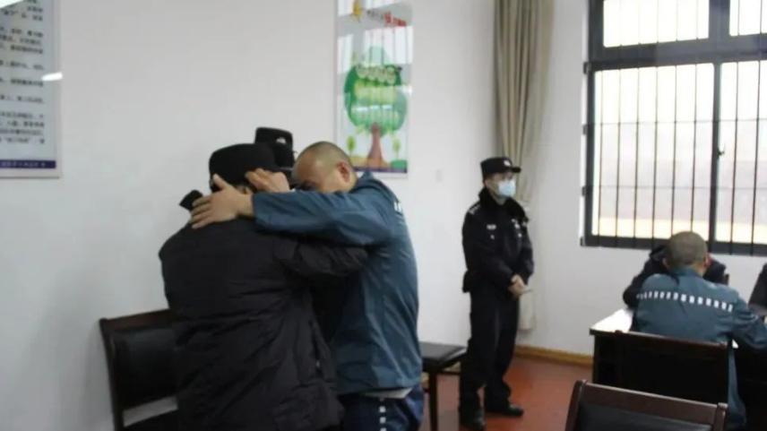 刑期长的家属该怎么熬过去？