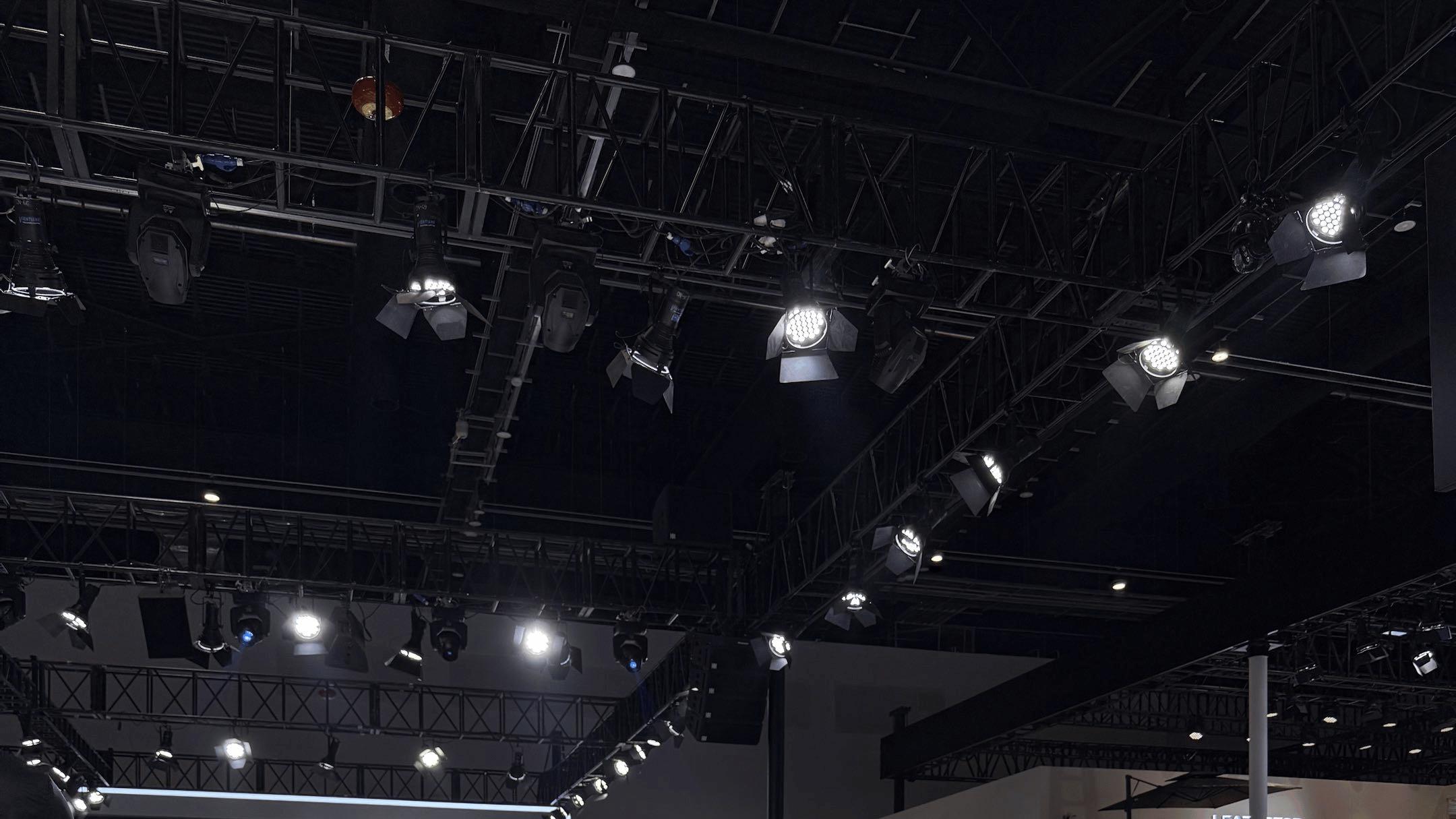 极氪9X改装车现身北京车展？这是啥情况