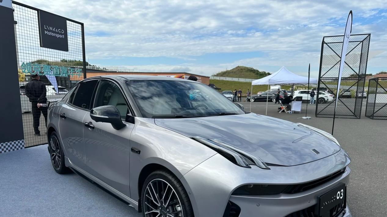 春节串门倍儿有面，领克03多重补贴1月底前提车刚好