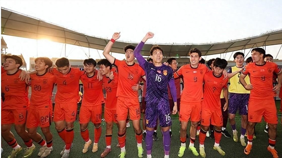 国足4：2点杀乌兹杀进4强，名宿范志毅做出精彩点评，句句说到点上