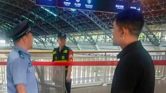 暑期临潼多警联动  营造安全舒心旅游环境