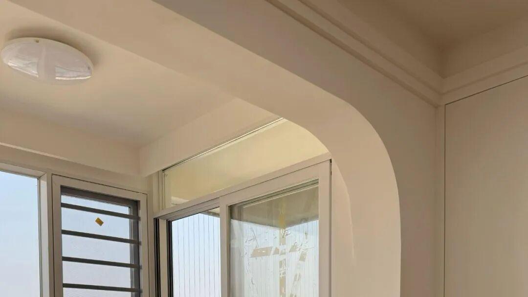 装修时老婆 “阳台封一半，留一半”，完工后，亲戚邻居羡慕晕了！