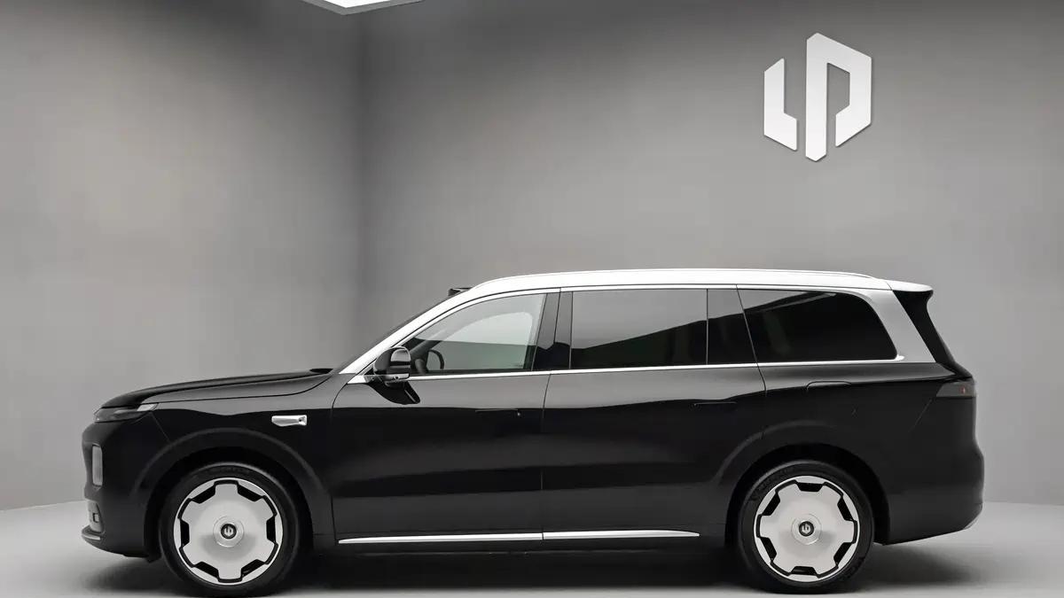 零跑大型SUV亮相 车长5252mm搭80度电池空间宽敞