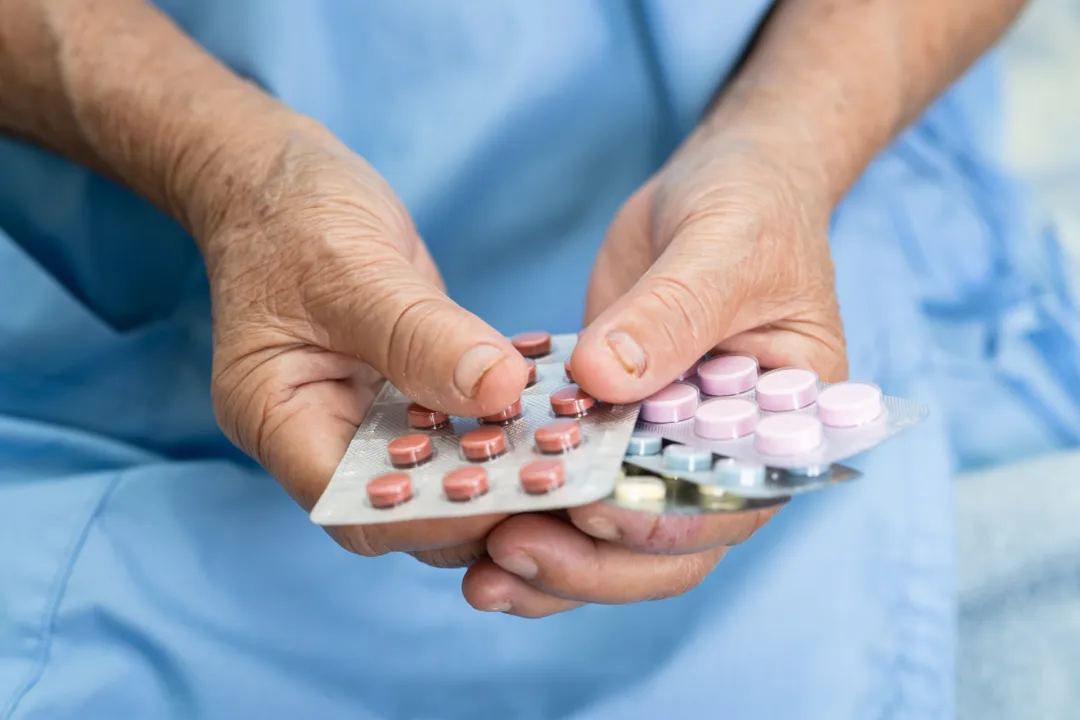 4种护肾降肌酐药谁更强？谁副作用最小？谁保护靶器官好？一篇为您讲清