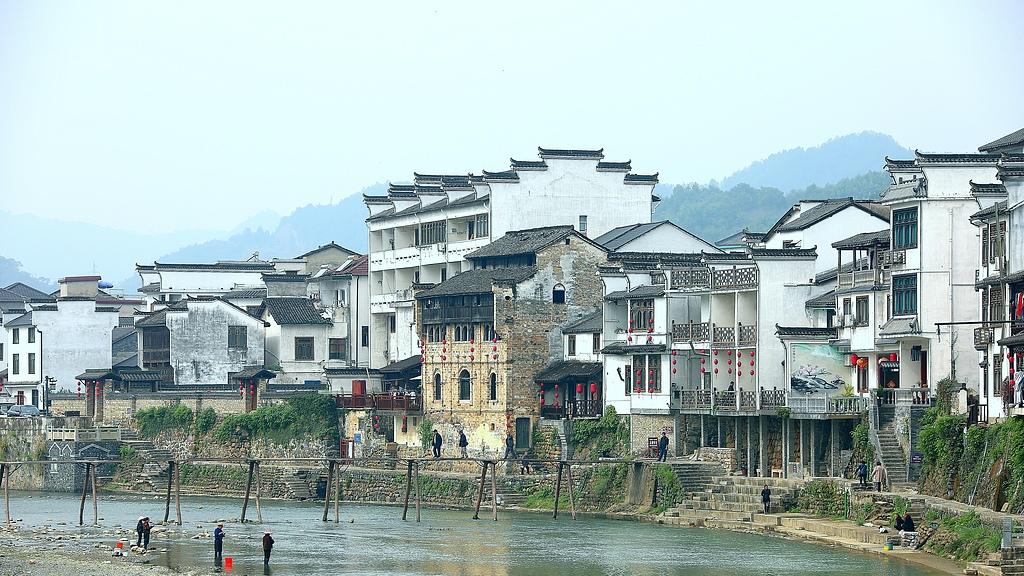 换届之后，村里新班子怎么才能烧好“第一把火”？