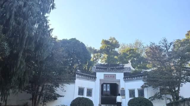 水一方学人拜谒郑广文祠