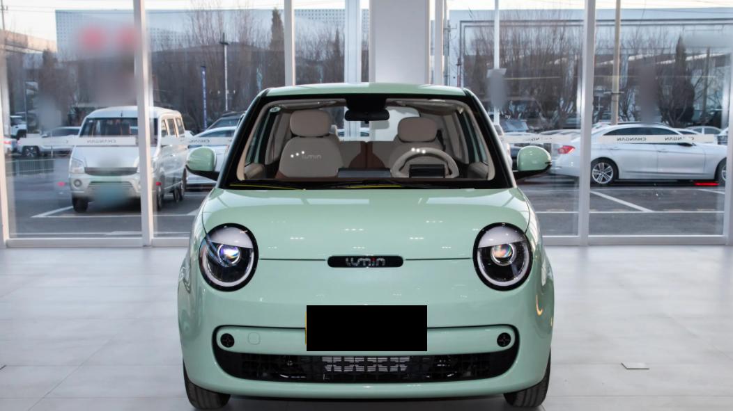 都市通勤小伴侣，颜值实力双在线，小姐姐都爱的一款车