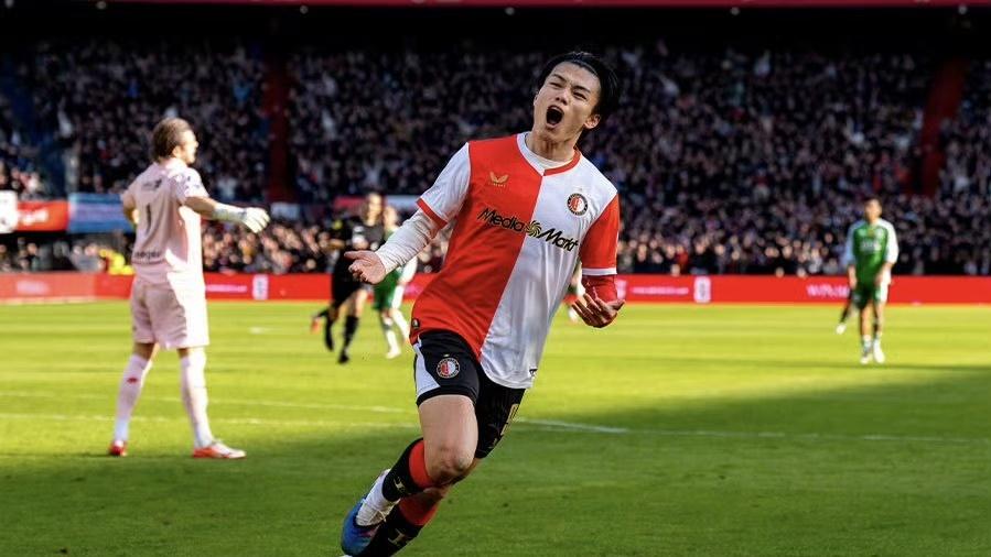 31岁前英超巨星在荷甲“降维打击”？斯特林正书写职业生涯下半场