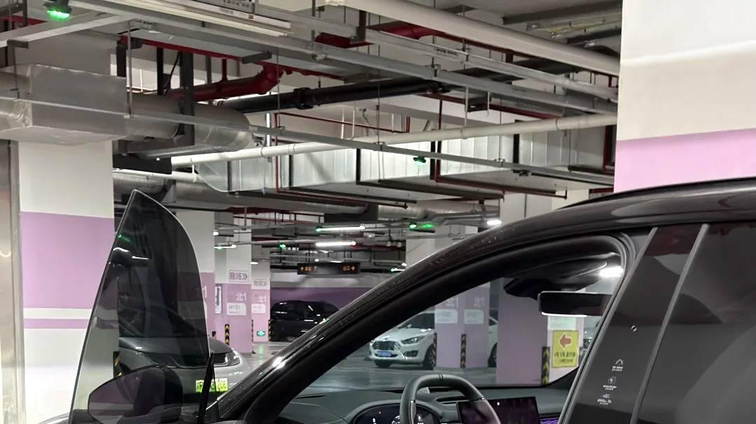 颜控表示！极氪 7X 好看还好开