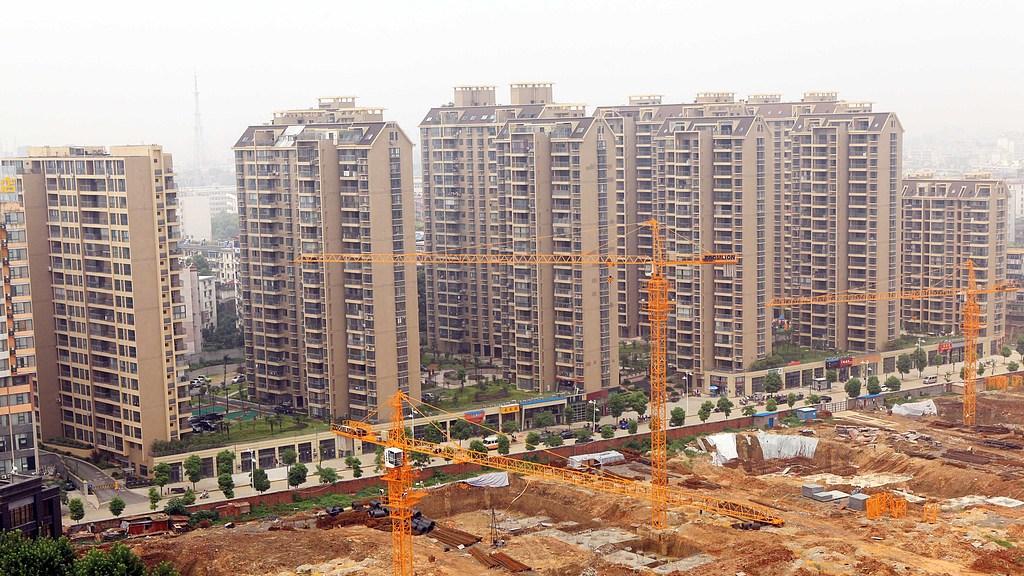 手握50万现金，是买房还是存银行？懂行人的一席话，让人茅塞顿开