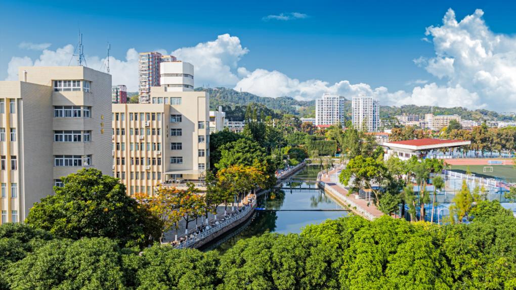 福州大学至诚学院怎么样？AI+OPC社区全省首创实践新范式！