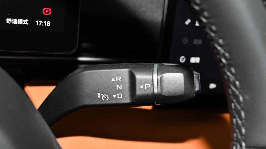 后排新增15mm软泡层，2026款奔腾悦意03更智能舒适，起售价7.98万