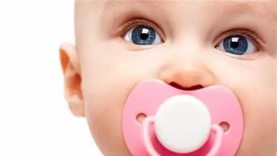 安抚奶嘴用错危害大，新手爸妈必看