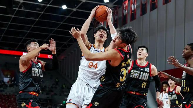 深圳大胜强队上海