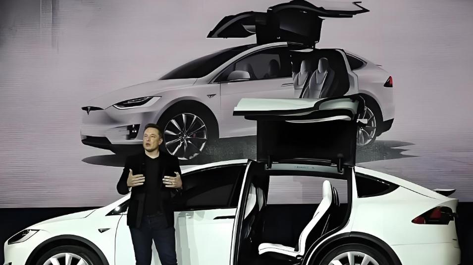 马斯克自废武功：砍掉双旗舰车型，高端电车没前途？