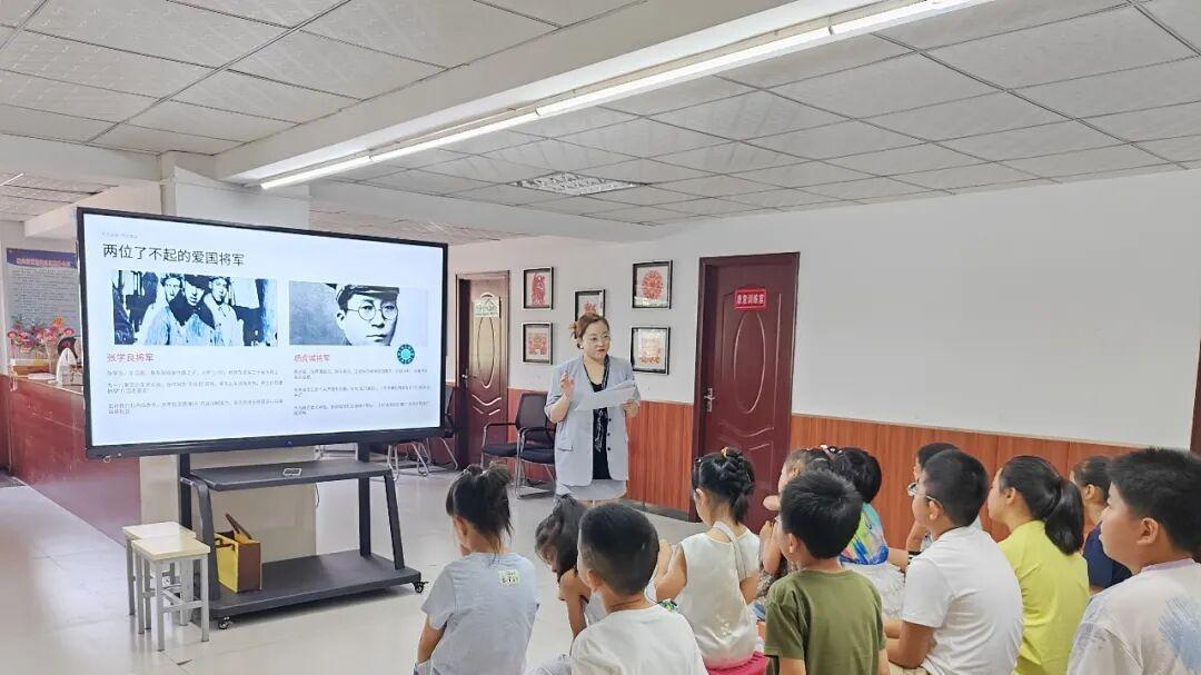 社区爱国主义教育课开讲