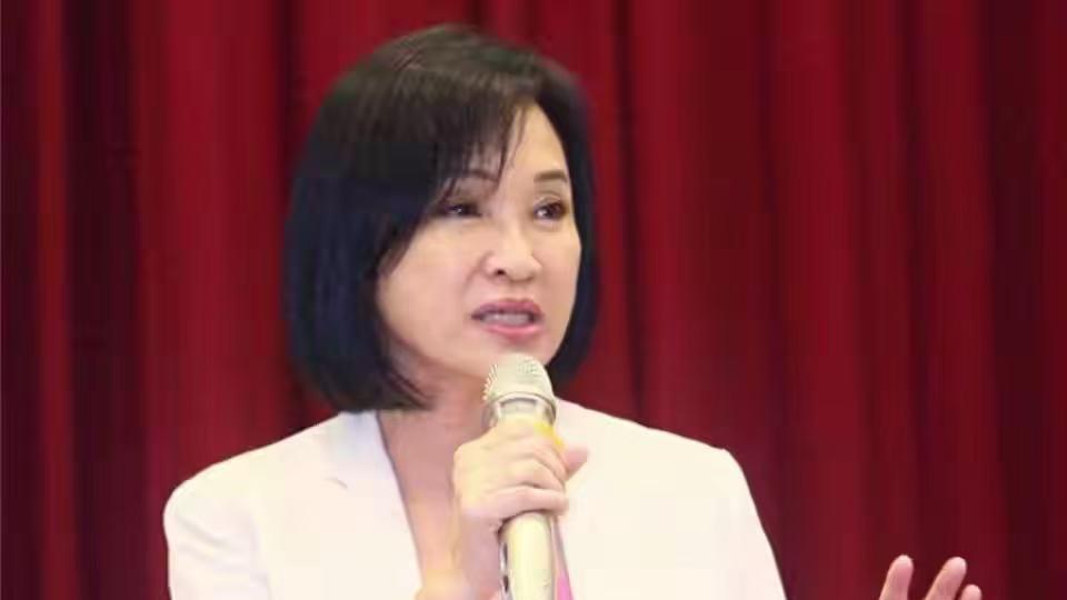 首波35人市政顾问团亮相！柯志恩谈蓝白合笑回：蛮好的