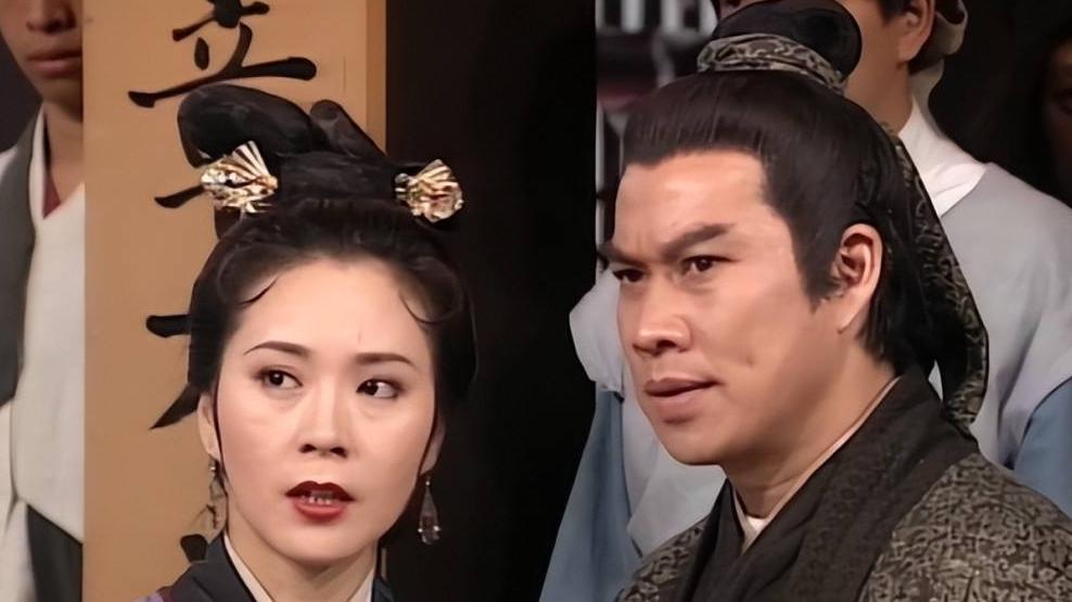 金庸笔下最叛逆的男主，打掉师父门牙，娶妖女为妻，却成了大侠