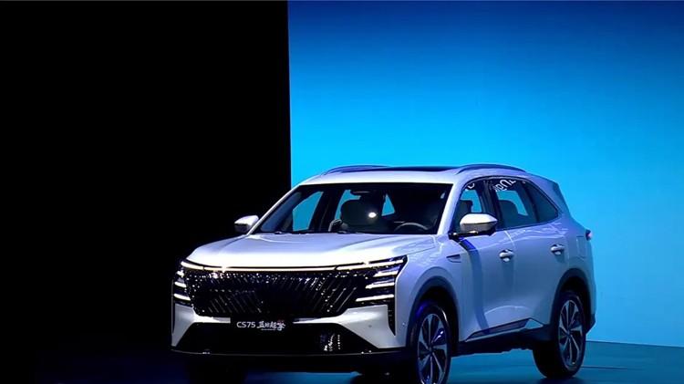 长安HEV：给岛国油混车，来亿点“天朝震憾”