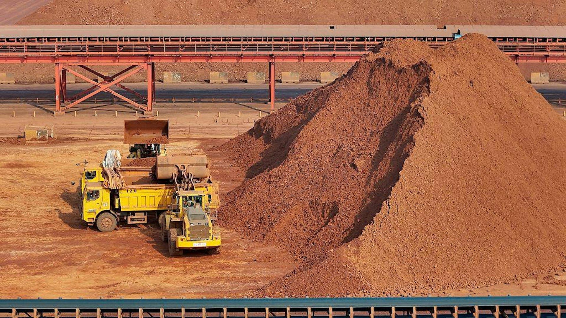 美打伊朗缺稀土告急，特朗普访华必求网开一面，中国手握终战密码