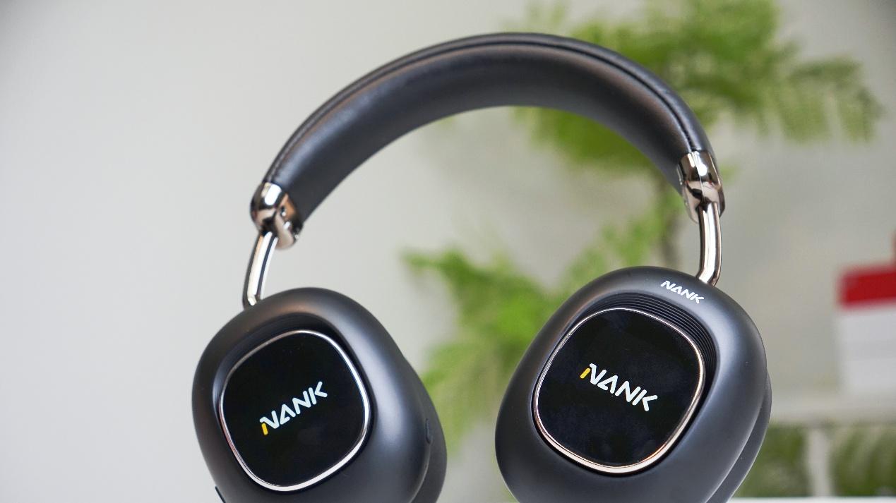 南卡Show头戴式耳机评测，双灵动屏加持，音乐需要个性化彰显。