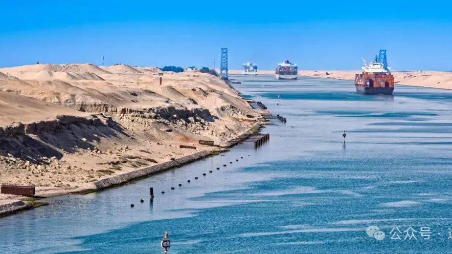 苏伊士运河堵一次，全球损失几十亿？这条人工水道多关键