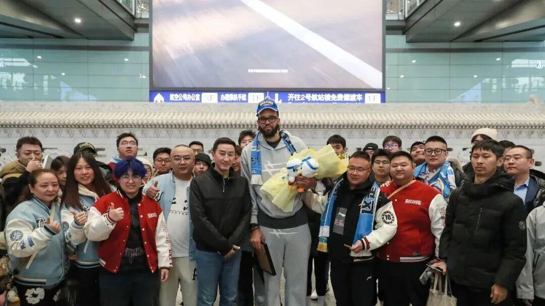 大换血！12队签约14名外援！辽篮脱颖而出，广东队雪上加霜