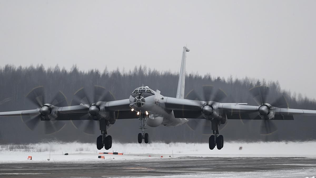 俄罗斯甩出空中王牌，大国逐鹿北极争夺升温！