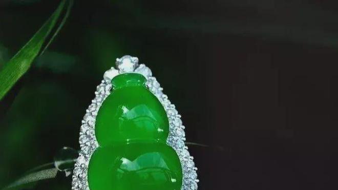 送翡翠有讲究，投其所好是关键