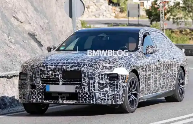 中期改款宝马 7 系实车曝光 北京车展全球首发