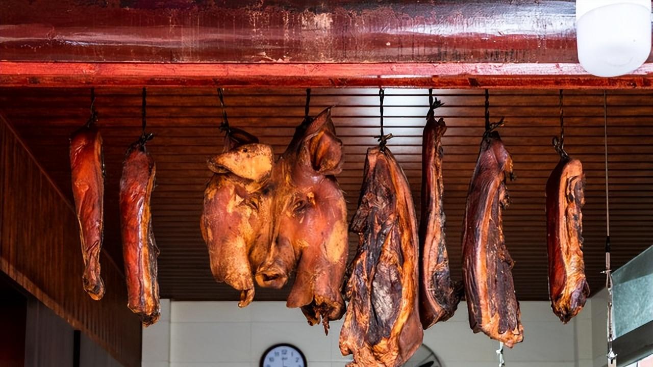 腌腊肉20斤肉放多少盐？牢记“1斤肉15克盐”比例，腊肉咸香醇厚