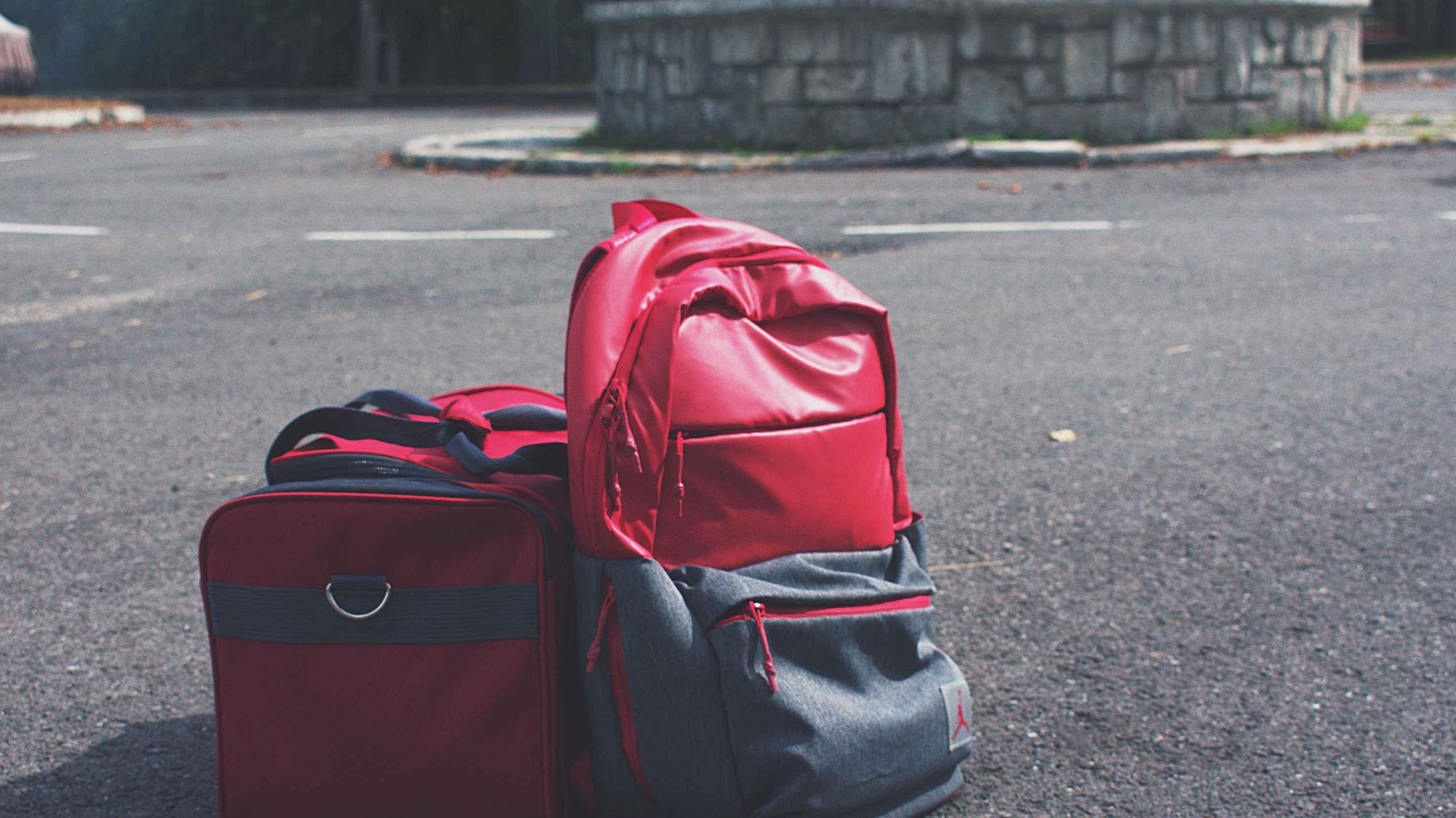 上门回收旅行包库存尾货