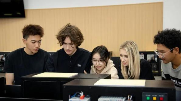 AI教学+企业直通，沈阳工学院怎么样？毕业就能直通大厂！