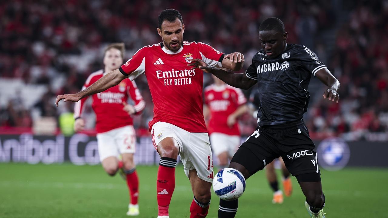 随着30岁日本球星发威+穆帅争冠劲敌4-1，本菲卡从第二跌至第三